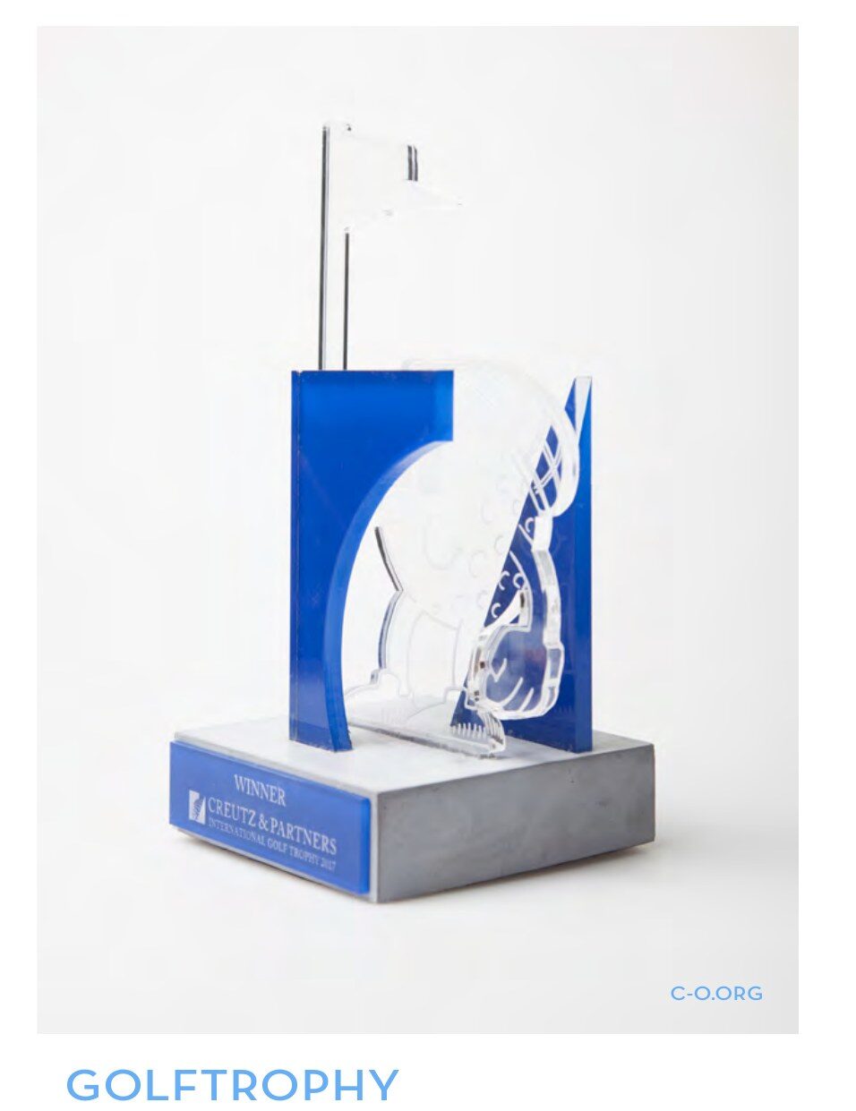Unikat-Trophäe aus Acrylglas und Betonsockel, C-O.ORG